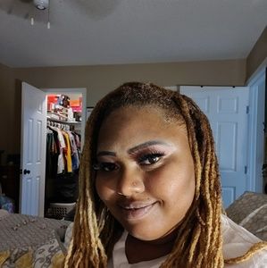 Meet your Posher, Keisha